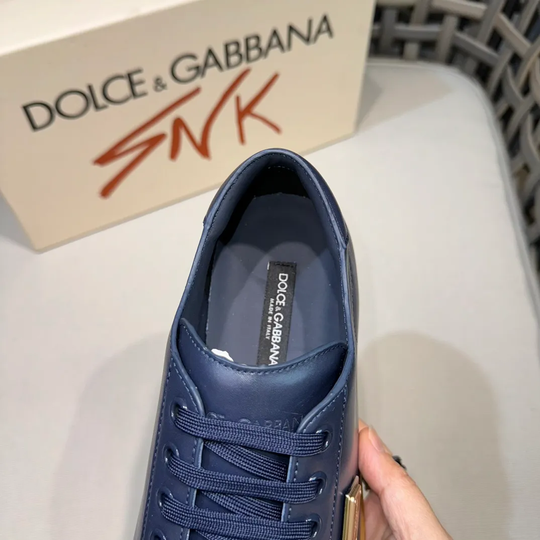 Men's Men's Shoes 💰400 [New Style] 🐝🐝DG—Dolce&G men's calfskin sneakers Portofino Yacht shoes, simple and versatile design, unique saddle leather soles. The Dolce &G logo rear wing is the icing on the cake. Imported cowhide + rubber outsole Size: 39-44 (customized at 38.45)